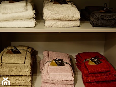 Aranżacje wnętrz - Łazienka: Kolekcja ręczników FAZZINI - La Biancheria. Przeglądaj, dodawaj i zapisuj najlepsze zdjęcia, pomysły i inspiracje designerskie. W bazie mamy już prawie milion fotografii!