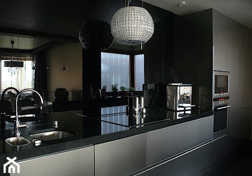 Kuchnia ze szkłem - zdjęcie od Agata Biały Architekt