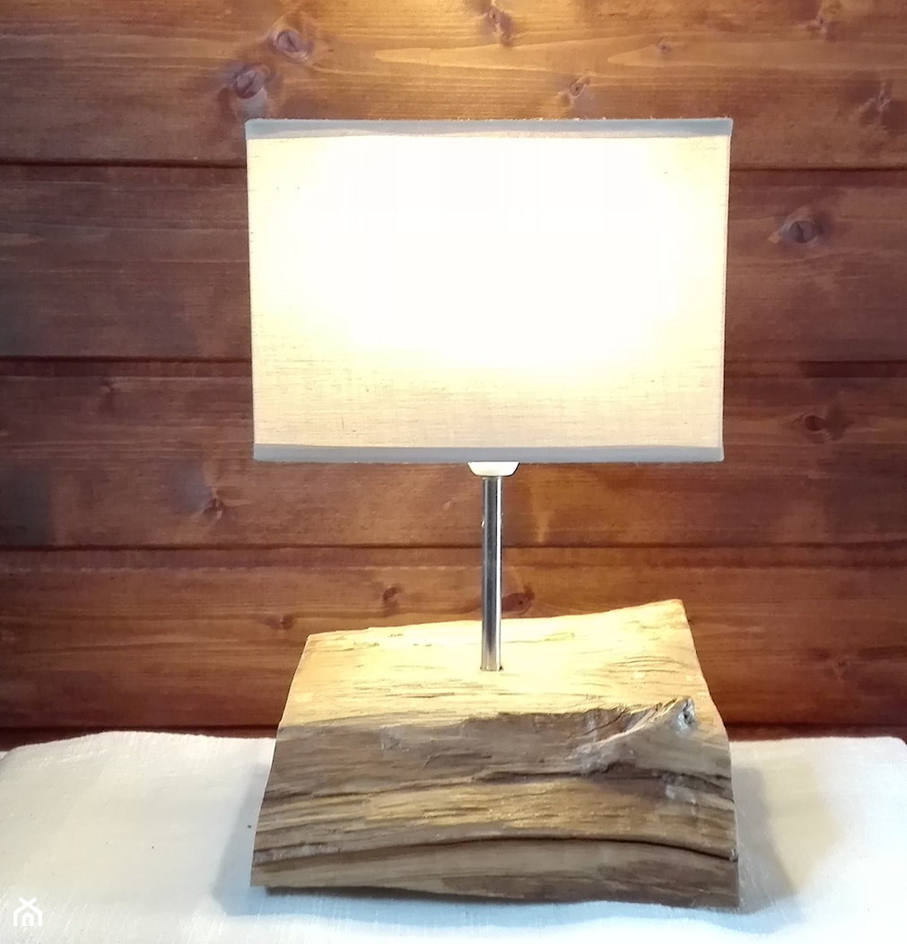 Lampa na grubej podstawie - zdjęcie od Kambala Projekt - Homebook