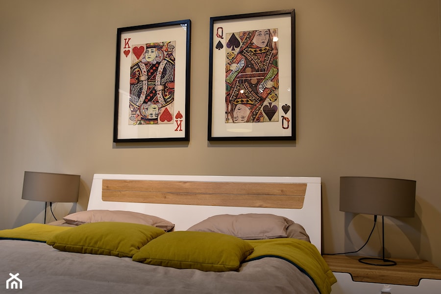 Średnia beżowa sypialnia, styl nowoczesny - zdjęcie od Evolution Home