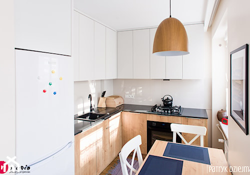 Mieszkanie 32 m2 - Kuchnia, styl skandynawski - zdjęcie od in studio pracownia