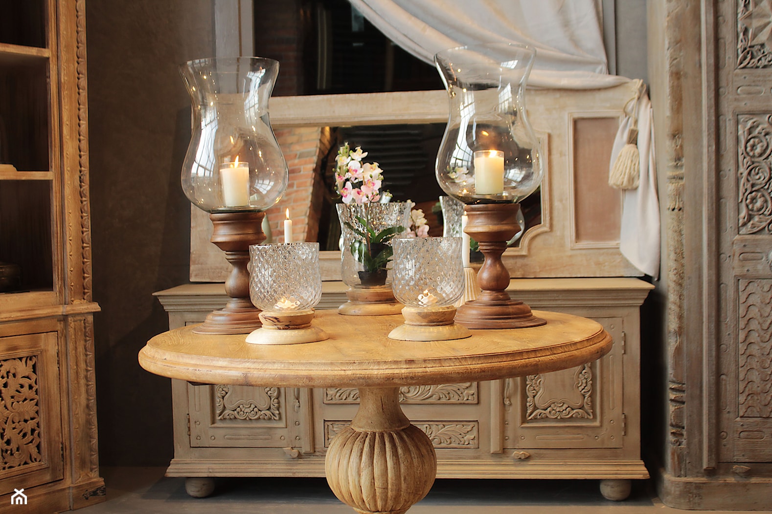 Lampiony – modny dodatek każdego wnętrza - Jadalnia, styl glamour - zdjęcie od Indigo Decor - Homebook