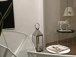 Apartament 250 m2 - Mały taras z tyłu domu - zdjęcie od marga22