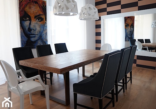 Apartament 250 m2 - Średnia biała czarna szara jadalnia jako osobne pomieszczenie - zdjęcie od marga22