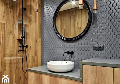 Mozaiki w łazience - Mała bez okna z lustrem łazienka, styl nowoczesny - zdjęcie od Raw Decor