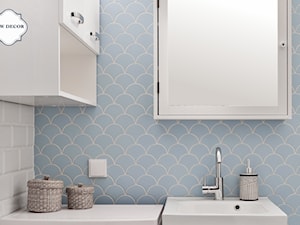 Realizacja łazienki - Flabellum Light Blue - Mała na poddaszu bez okna łazienka, styl nowoczesny - zdjęcie od Raw Decor