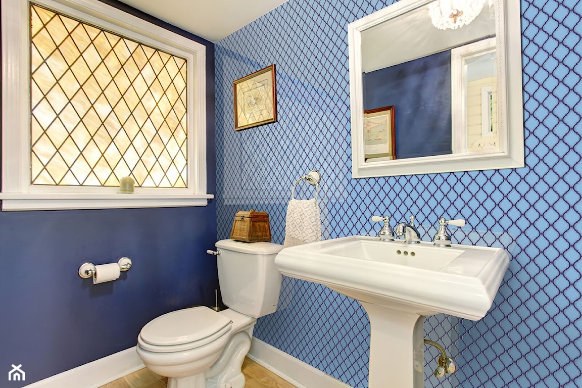 błękitna arabeska, arabeska w łazience, mozaika w łazience, kolorowa mozaika