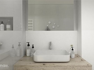 Mozaiki w łazience - Mała na poddaszu bez okna z lustrem łazienka, styl skandynawski - zdjęcie od Raw Decor
