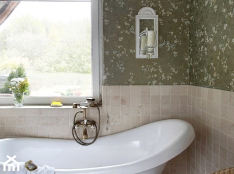Dom Prowansalski - Mała łazienka z oknem, styl prowansalski - zdjęcie od Bonarte