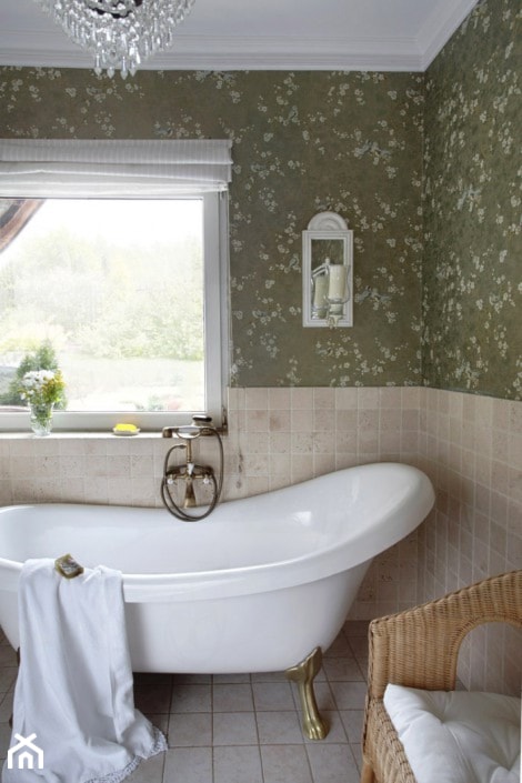 Dom Prowansalski - Mała łazienka z oknem, styl prowansalski - zdjęcie od Bonarte
