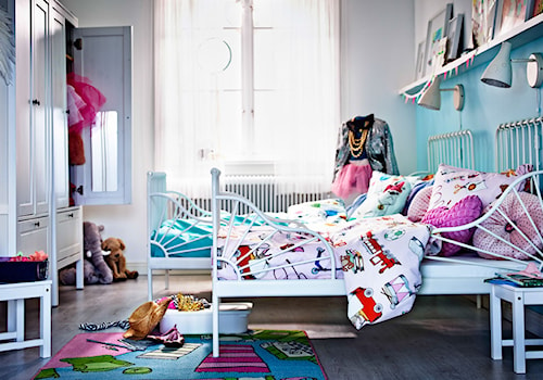 Pokój dziecka IKEA - Średni biały niebieski pokój dziecka dla dziecka dla dziewczynki dla rodzeństwa - zdjęcie od IKEA