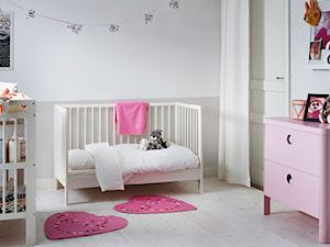 Pokój dziecka IKEA - Średni beżowy biały pokój dziecka dla niemowlaka dla chłopca dla dziewczynki - zdjęcie od IKEA