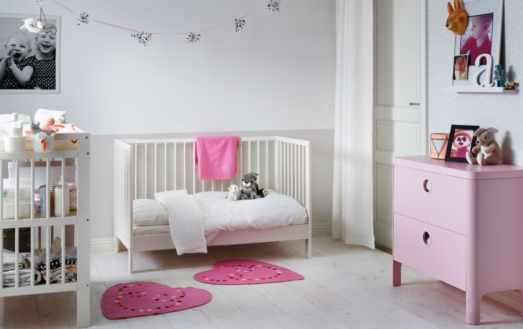 Pokój dziecka IKEA - Średni beżowy biały pokój dziecka dla niemowlaka dla chłopca dla dziewczynki - zdjęcie od IKEA - Homebook