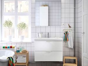 Łazienka IKEA - Mała średnia łazienka z oknem - zdjęcie od IKEA