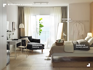 Sypialnia - Duża biała z biurkiem sypialnia z balkonem / tarasem - zdjęcie od IKEA