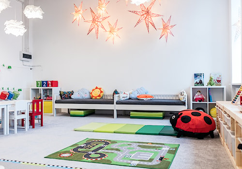 Kuchnia spotkań IKEA - Duży biały pokój dziecka dla dziecka dla chłopca dla dziewczynki - zdjęcie od IKEA