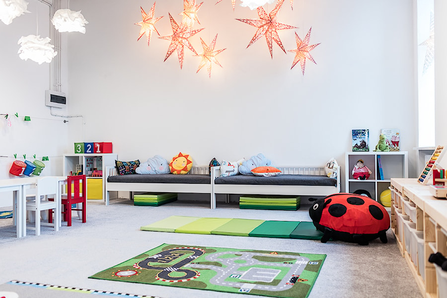 Kuchnia spotkań IKEA - Duży biały pokój dziecka dla dziecka dla chłopca dla dziewczynki - zdjęcie od IKEA