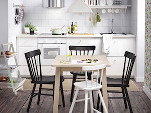 Jadalnia IKEA - Mała biała szara jadalnia w kuchni, styl skandynawski - zdjęcie od IKEA