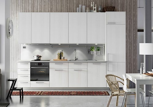 Kuchnia IKEA - Średnia otwarta z salonem z kamiennym blatem biała z zabudowaną lodówką z nablatowym zlewozmywakiem kuchnia jednorzędowa - zdjęcie od IKEA