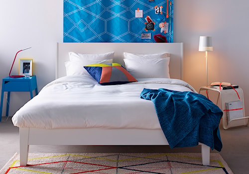 Sypialnia IKEA - Średnia szara sypialnia, styl minimalistyczny - zdjęcie od IKEA
