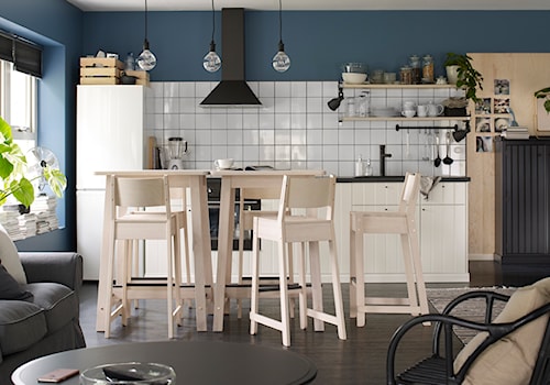 Jadalnia IKEA - Średnia niebieska jadalnia w salonie w kuchni - zdjęcie od IKEA