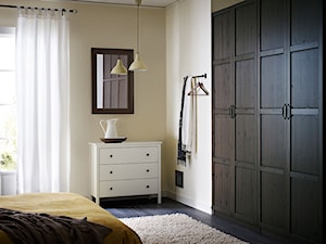 Sypialnia IKEA - Średnia biała sypialnia, styl minimalistyczny - zdjęcie od IKEA