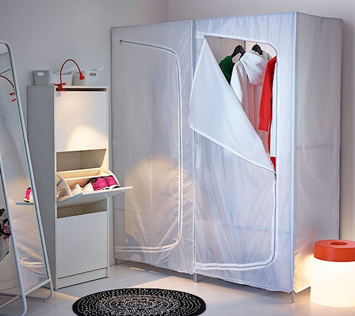 Szafa tekstylna – opinie. Kiedy szafy materiałowe sprawdzą się najlepiej?