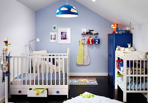 Pokój dziecka IKEA - Średni biały niebieski pokój dziecka dla niemowlaka dla chłopca dla dziewczynki - zdjęcie od IKEA
