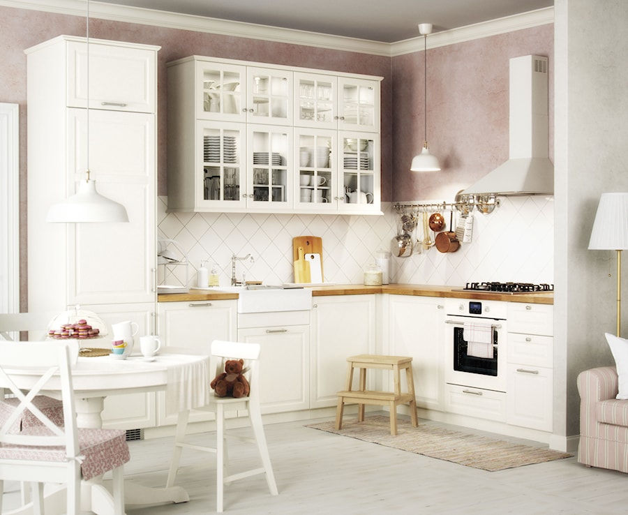 Kuchnia na wymiar - Średnia otwarta z salonem biała różowa z zabudowaną lodówką z nablatowym zlewozmywakiem kuchnia w kształcie litery l, styl skandynawski - zdjęcie od IKEA