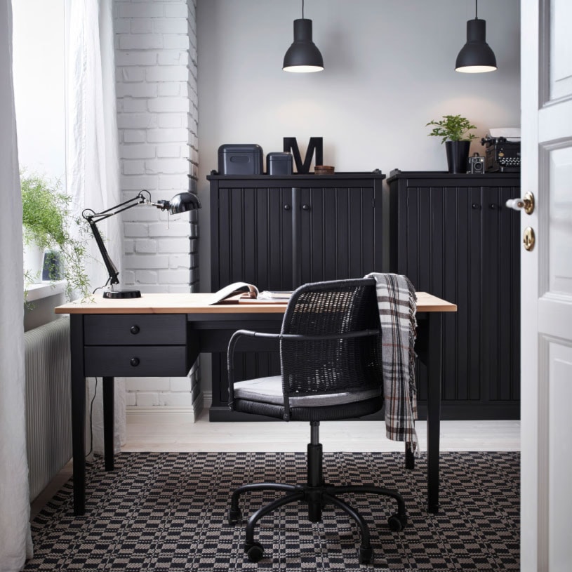 Domowe biuro IKEA - Małe w osobnym pomieszczeniu białe biuro, styl minimalistyczny - zdjęcie od IKEA