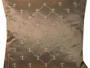 Haftowana poduszka dekoracyjna - zdjęcie od Haft Wojtek