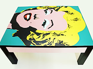 Ława z Marylin Monroe w stylu Pop-art