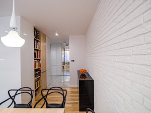 7 - Średnia biała jadalnia jako osobne pomieszczenie, styl nowoczesny - zdjęcie od Meble Wiśniewski MEBLO-MARK