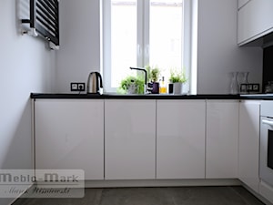 .5 - Mała otwarta zamknięta kuchnia w kształcie litery l, styl nowoczesny - zdjęcie od Meble Wiśniewski MEBLO-MARK