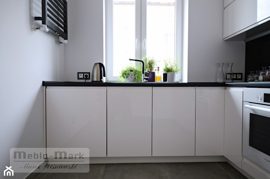 .5 - Mała otwarta zamknięta kuchnia w kształcie litery l, styl nowoczesny - zdjęcie od Meble Wiśniewski MEBLO-MARK