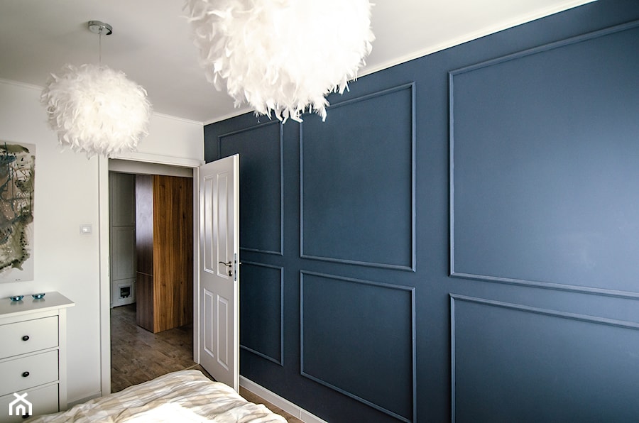 10 - Średnia biała czarna sypialnia, styl glamour - zdjęcie od Meble Wiśniewski MEBLO-MARK