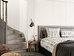 Średnia biała sypialnia, styl rustykalny - zdjęcie od headboards.pl