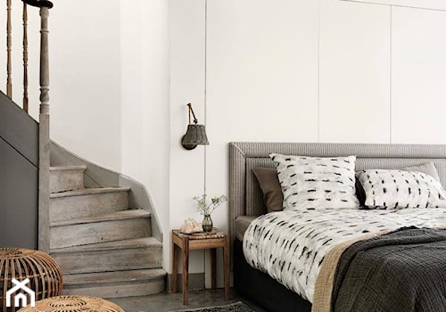 Średnia biała sypialnia, styl rustykalny - zdjęcie od headboards.pl
