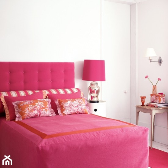 Mała biała sypialnia, styl glamour - zdjęcie od headboards.pl