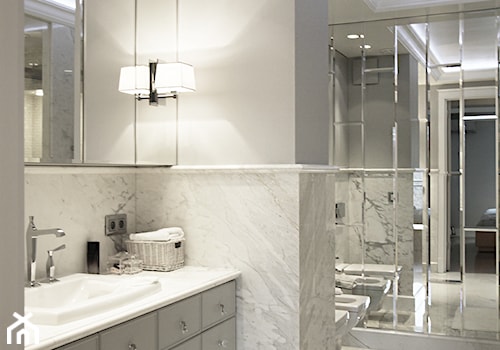 Szaro biała łazienka, - zdjęcie od Katarzyna Kraszewska Architektura Wnętrz