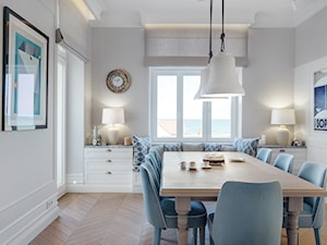 Sopot Apartament z widokiem, - Średnia biała szara jadalnia jako osobne pomieszczenie, styl tradycyjny - zdjęcie od Katarzyna Kraszewska Architektura Wnętrz