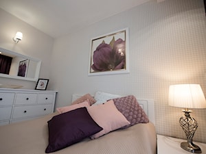 Sypialnia dla kobiety - Mała szara sypialnia, styl tradycyjny - zdjęcie od YES4DESIGN