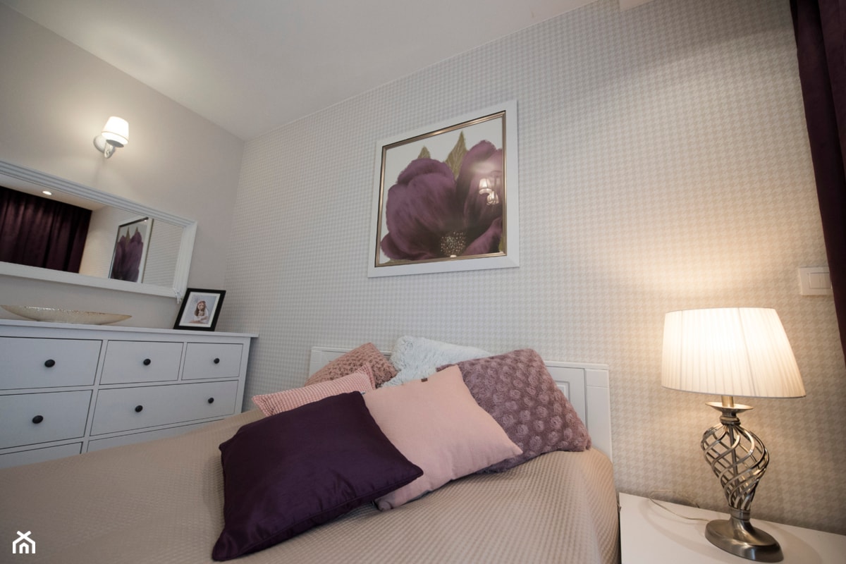 Sypialnia dla kobiety - Mała szara sypialnia, styl tradycyjny - zdjęcie od YES4DESIGN - Homebook