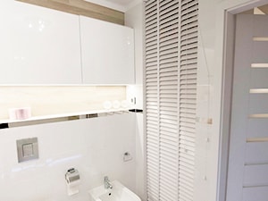 Łazienka w stylu nowoczesnym - biel i drewno - Łazienka, styl nowoczesny - zdjęcie od YES4DESIGN