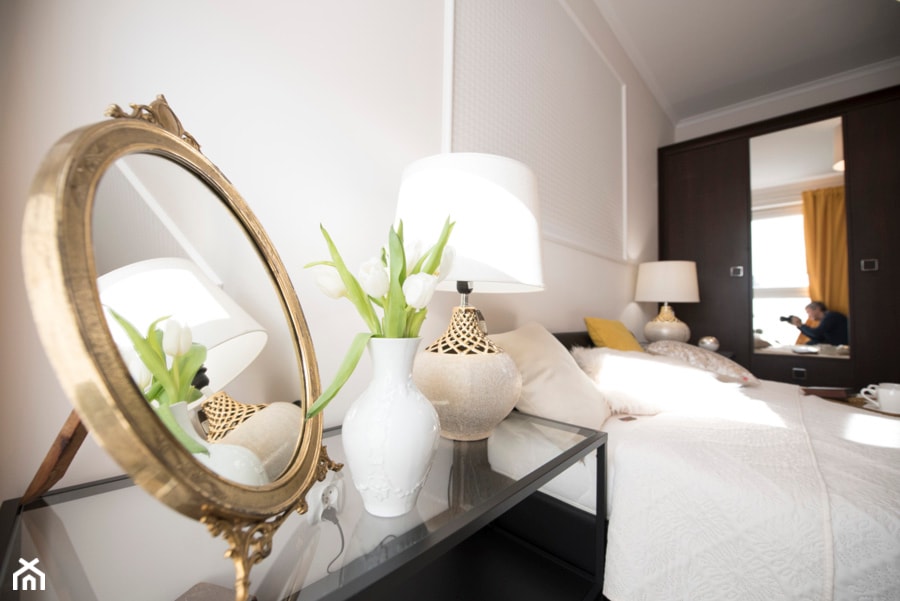 Sypialnia w stylu eklektycznym - Średnia biała sypialnia, styl nowoczesny - zdjęcie od YES4DESIGN