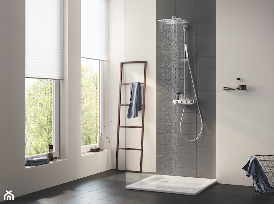 Shower Systems - Średnia łazienka z oknem, styl minimalistyczny - zdjęcie od GROHE