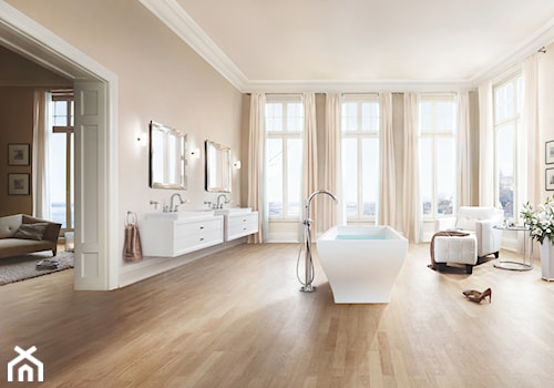 Klasyka i minimalizm - Duża jako pokój kąpielowy z dwoma umywalkami łazienka z oknem, styl tradycyjny - zdjęcie od GROHE
