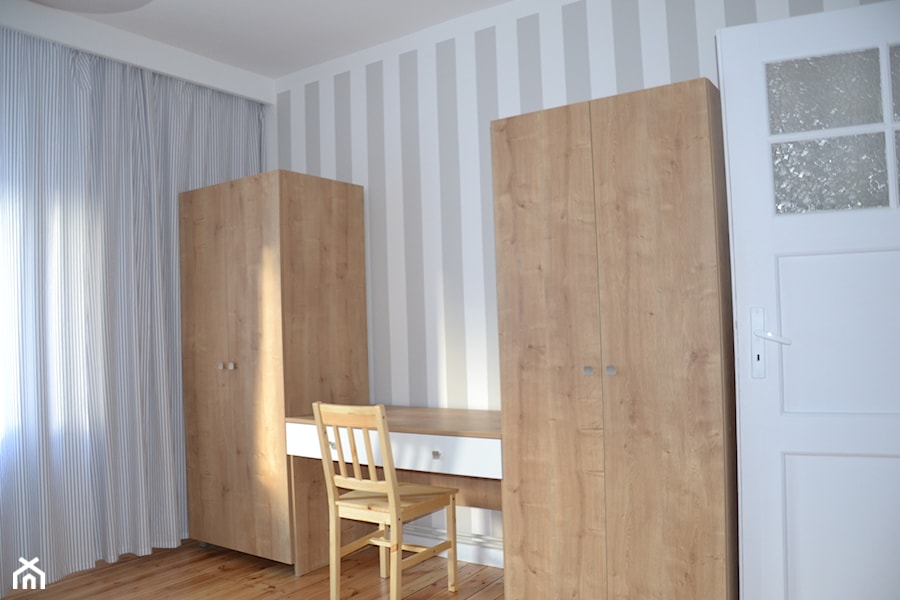 Mieszkanie w kamienicy na wynajem 38m2 - Mały biały szary salon, styl skandynawski - zdjęcie od Monika Deptuła Projektant Wnętrz