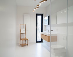 Dom na Wilanowie - Średnia łazienka z oknem, styl minimalistyczny - zdjęcie od Base Architekci - Homebook