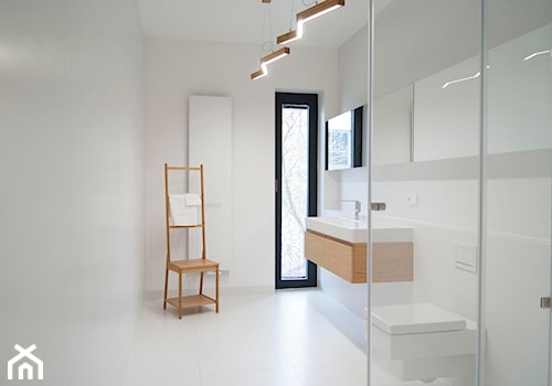 Dom na Wilanowie - Średnia łazienka z oknem, styl minimalistyczny - zdjęcie od Base Architekci